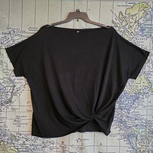 Amazon Essentials Black Twist Front Tee